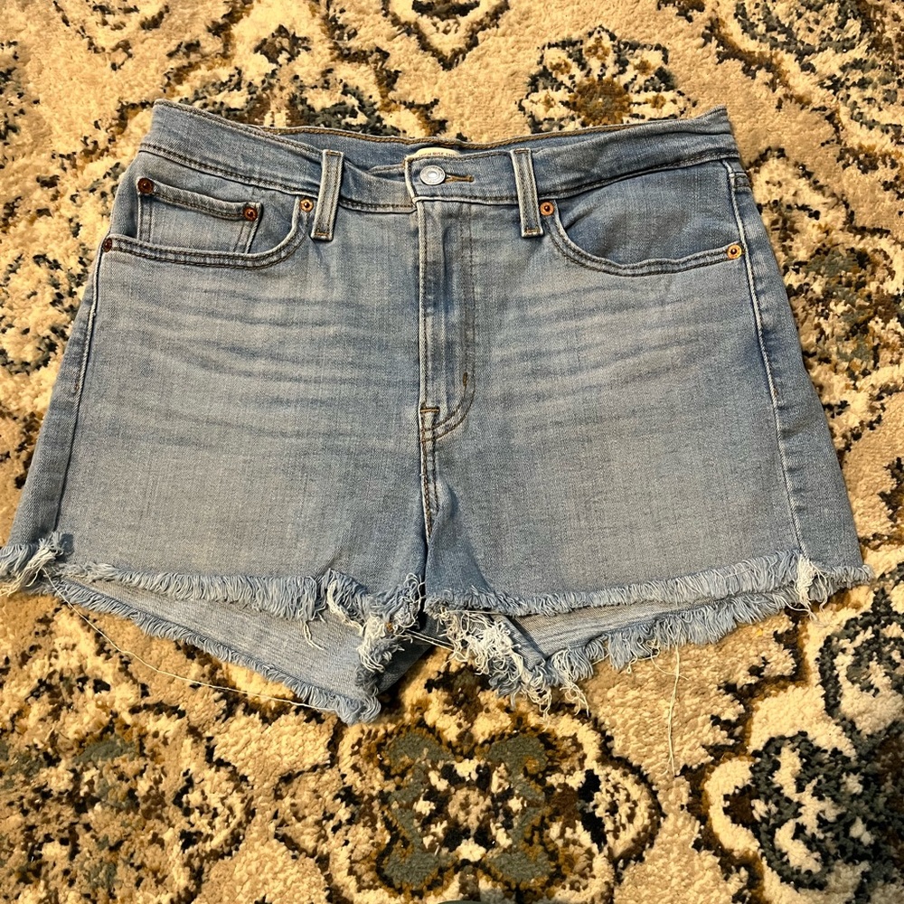 Levi’s High Rise Shorts size 31